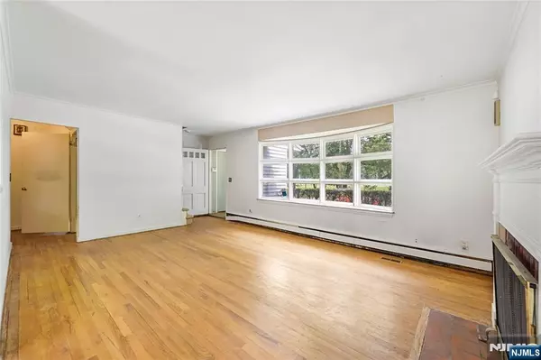 Englewood, NJ 07631,468 W Ivy LN