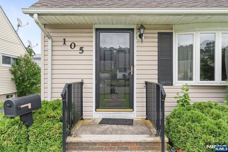 105 Greene AVE, Totowa, NJ 07512
