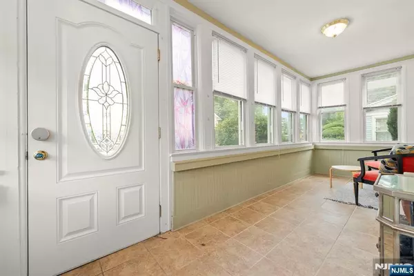 Waldwick, NJ 07463,32 Walter Hammond PL