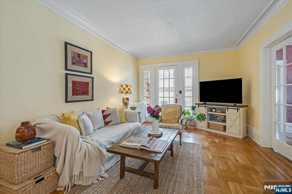 16 Forest ST #C6405, Montclair, NJ 07042