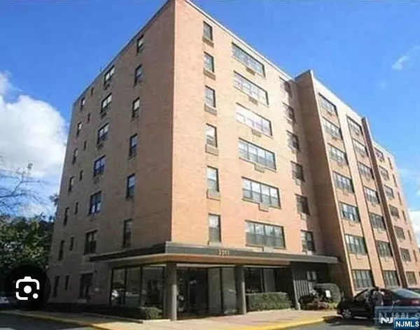 2352 Linwood AVE #7G, Fort Lee, NJ 07024