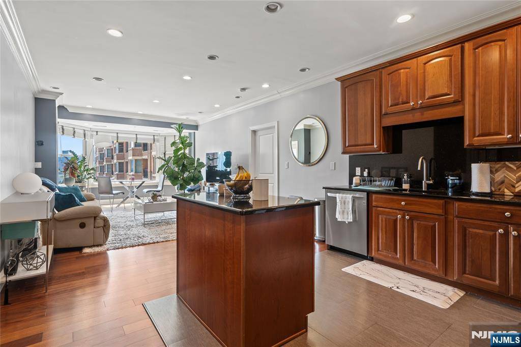 West New York, NJ 07093,20 Ave At Port Imperial #217