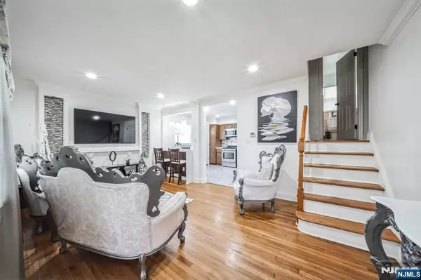 Elmwood Park, NJ 07407,131 Iozia TER