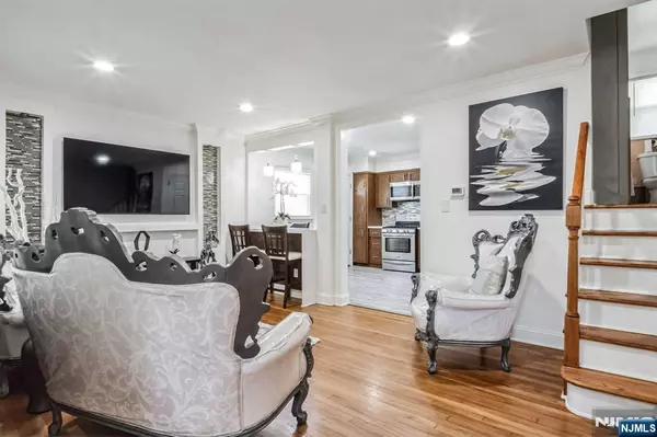 Elmwood Park, NJ 07407,131 Iozia TER