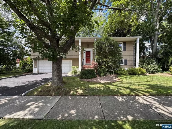 7-01 Bellair AVE, Fair Lawn, NJ 07410