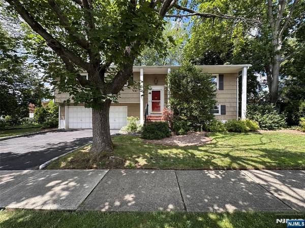 7-01 Bellair AVE, Fair Lawn, NJ 07410