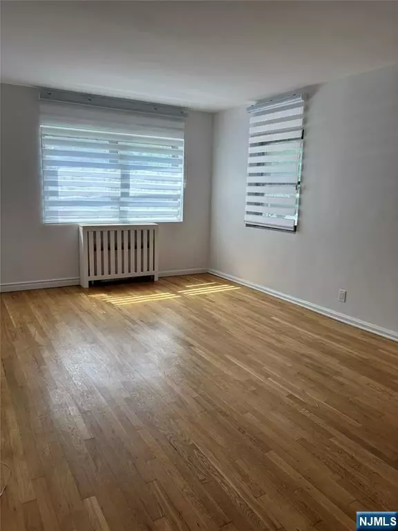 Fort Lee, NJ 07024,400 Fairview AVE #1H