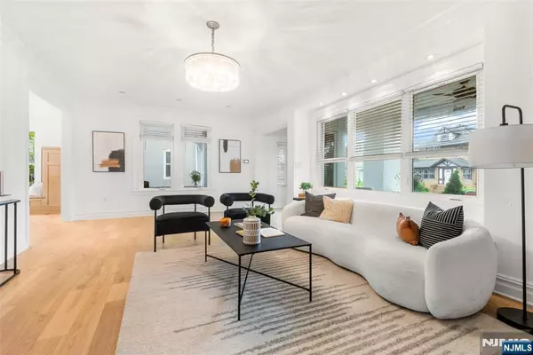1102 Anderson AVE, Fort Lee, NJ 07024