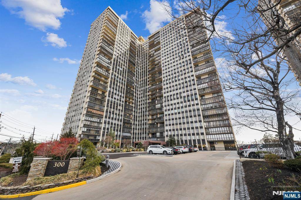 300 Winston DR #2020, Cliffside Park, NJ 07010