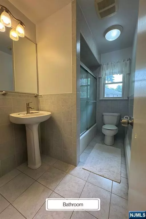 Ridgewood, NJ 07450,504 Corella CT