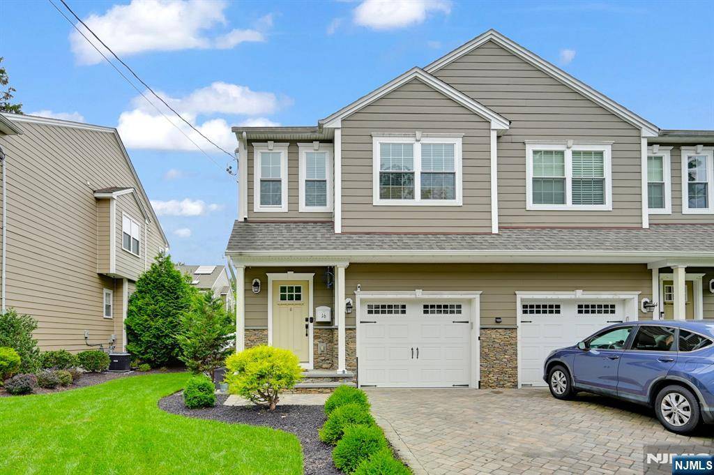 16 McCall AVE, Livingston, NJ 07039