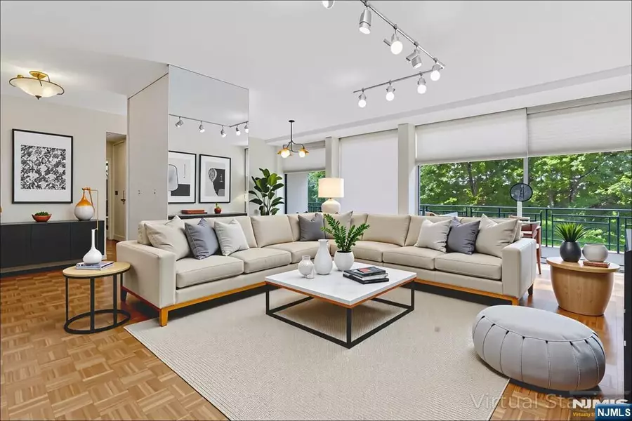4 Horizon #416, Fort Lee, NJ 07024