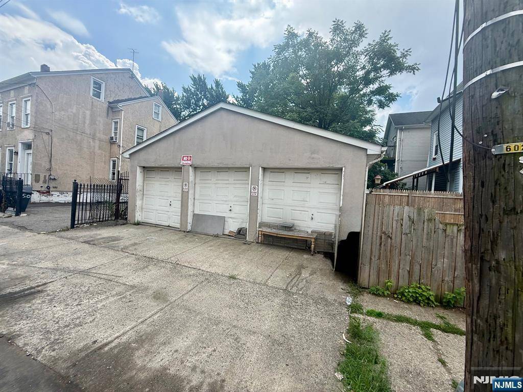 Paterson, NJ 07524,1 Graham AVE