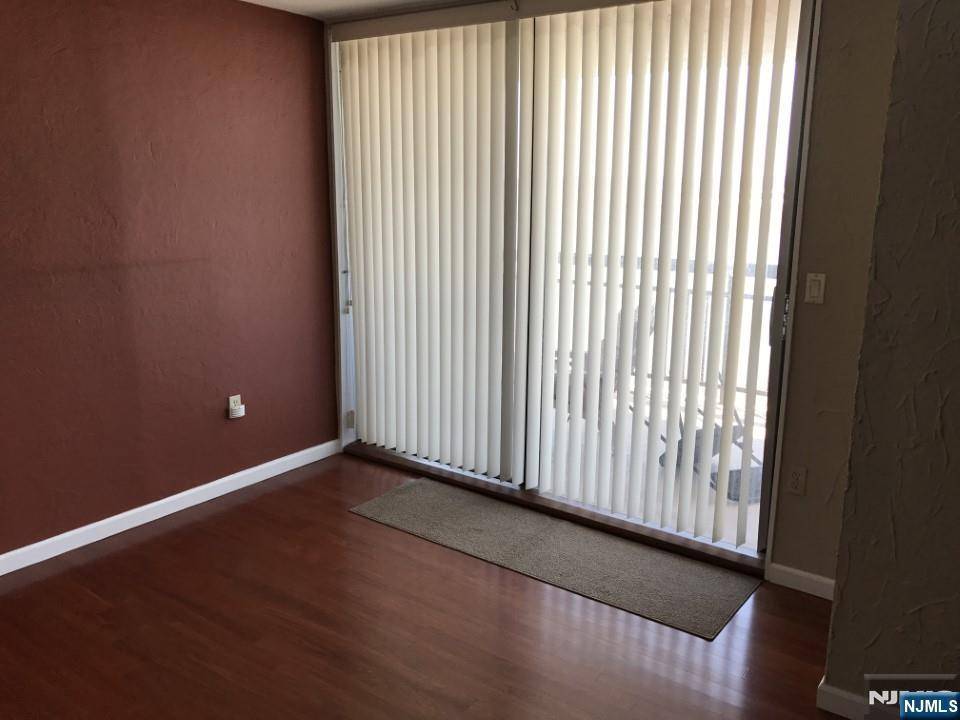 Secaucus, NJ 07094,1040 Harmon Cove Tower #1040