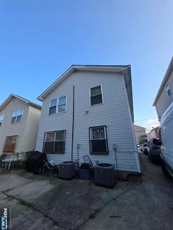 Elizabeth, NJ 07201,1025-1027 Lafayette ST
