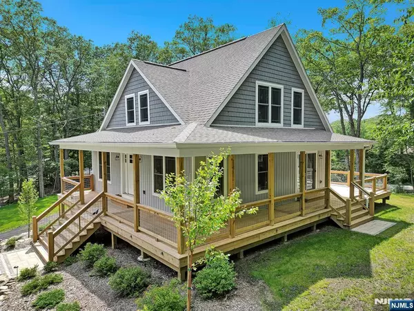 Vernon, NJ 07422,305 Mountainside DR