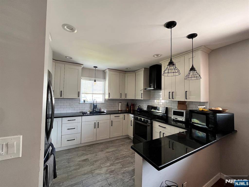Carlstadt, NJ 07072,78 Carlyle CT