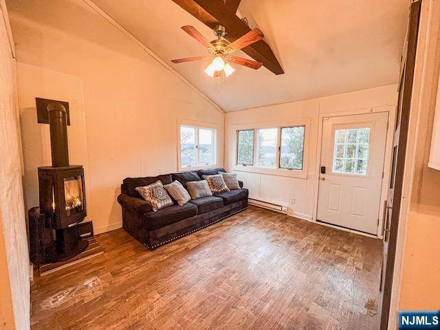 Hopatcong, NJ 07843,15 Sutton RD