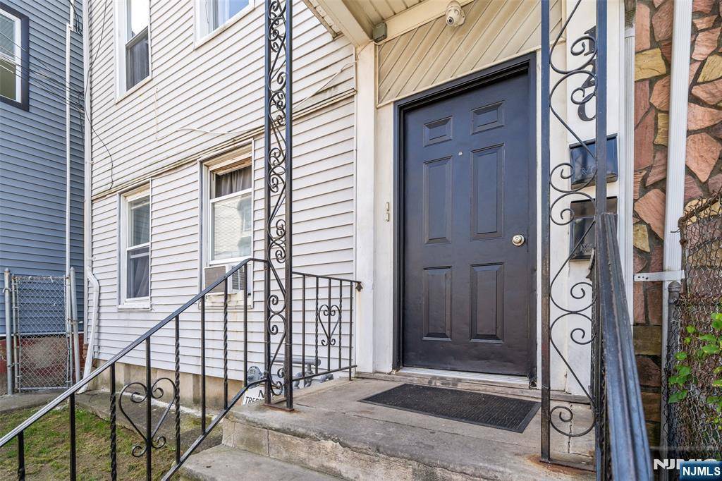 Paterson, NJ 07524,120 Warren ST