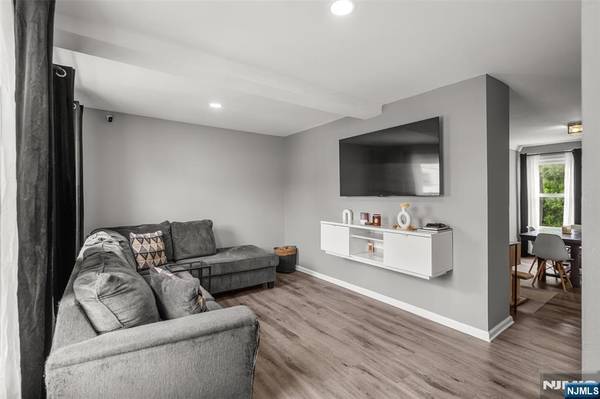 120 Warren ST, Paterson, NJ 07524