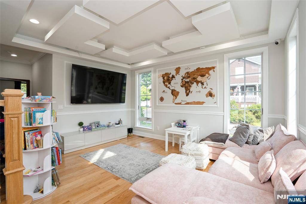 Cresskill, NJ 07626,105 Westervelt PL