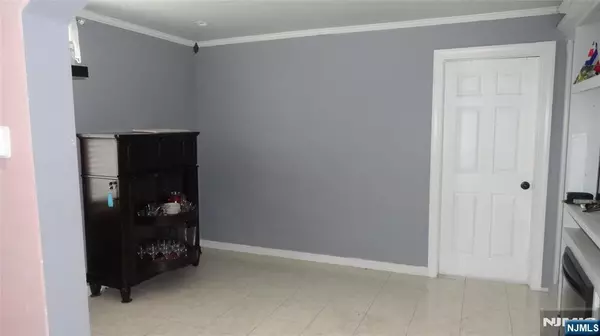 Garfield, NJ 07026,90 Westminster PL