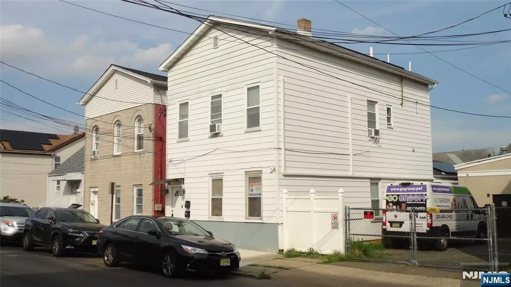 90 Westminster PL, Garfield, NJ 07026