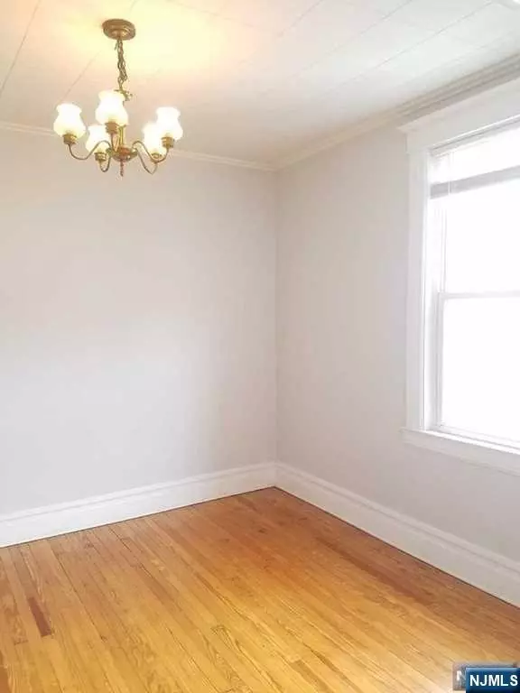 Edgewater, NJ 07020,9 Adelaide PL #2