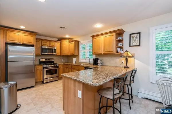 Upper Saddle River, NJ 07458,18 Skymark CT