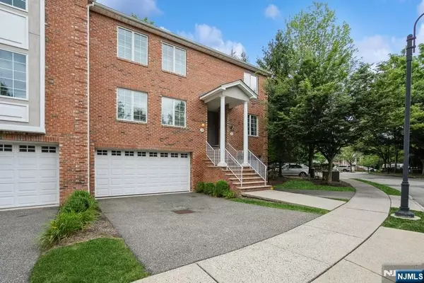 Upper Saddle River, NJ 07458,18 Skymark CT