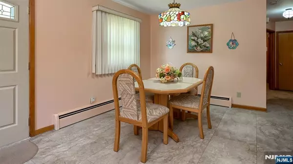 Wayne, NJ 07470,41 Brookdale RD