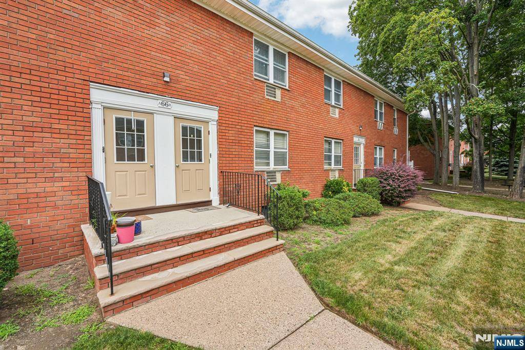Wayne, NJ 07470,66 Knox TER #1B