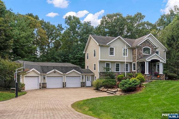 719 Chestnut PL, Franklin Lakes, NJ 07417