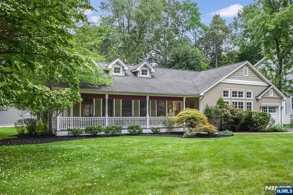 Glen Rock, NJ 07452,7 Chadwick PL