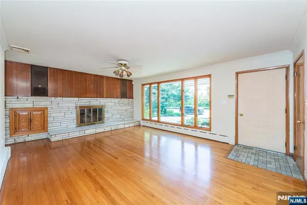 Wayne, NJ 07470,1087 Ratzer RD