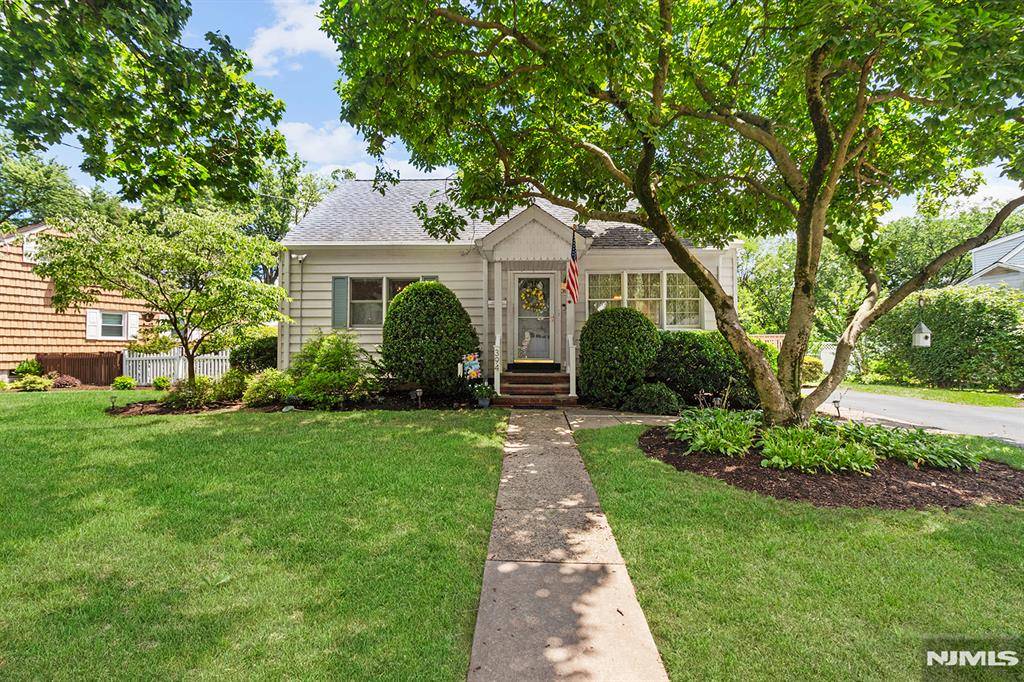 394 Luhmann DR, New Milford, NJ 07646