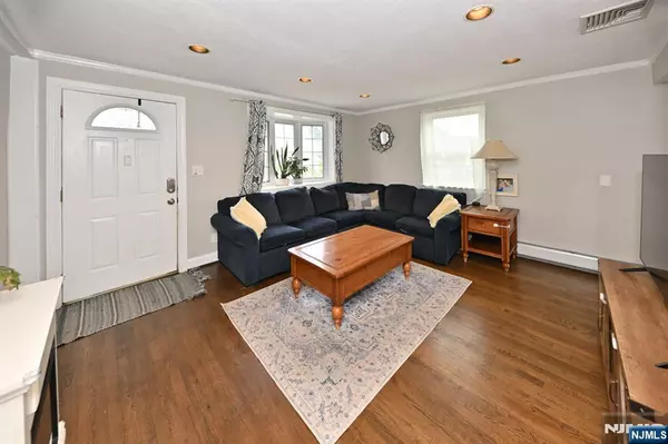 New Milford, NJ 07646,563 Boulevard