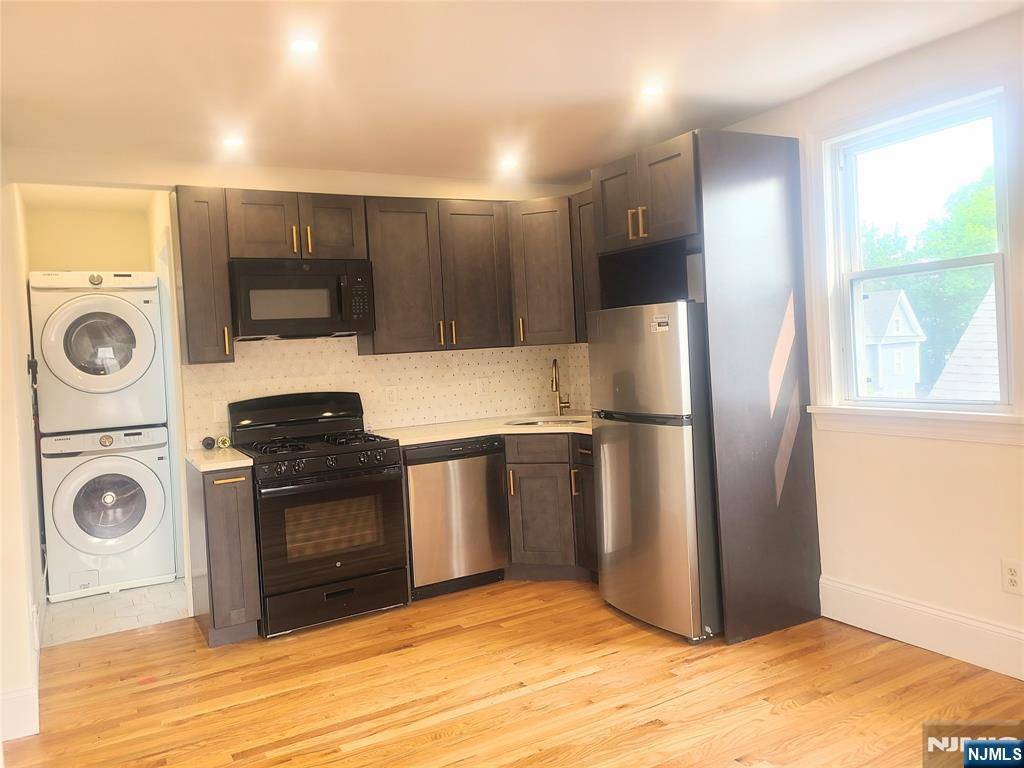 Hackensack, NJ 07601,35 Pangborn PL