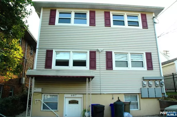 687 Midland AVE, Garfield, NJ 07026