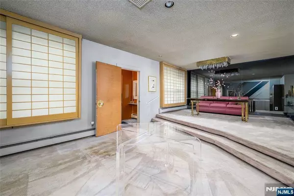 Clifton, NJ 07014,390 South Pkwy