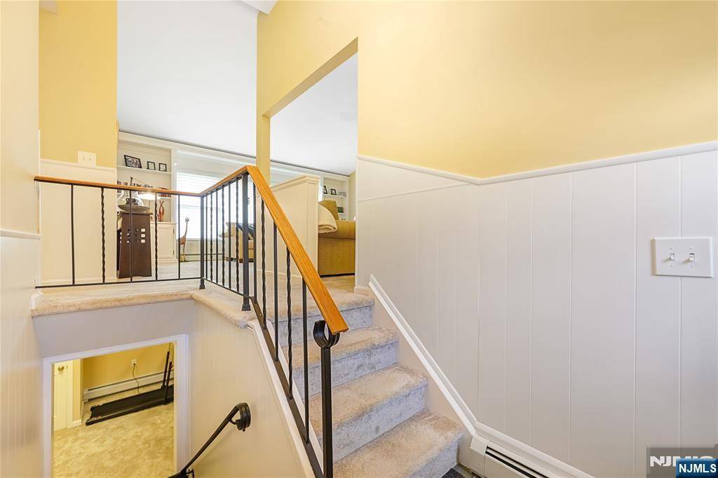 Park Ridge, NJ 07656,285 Spring Valley RD