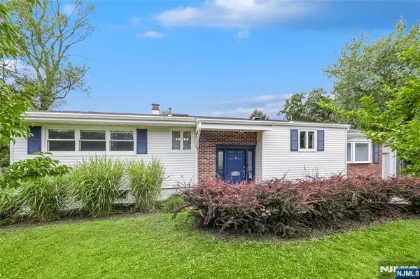 Park Ridge, NJ 07656,285 Spring Valley RD