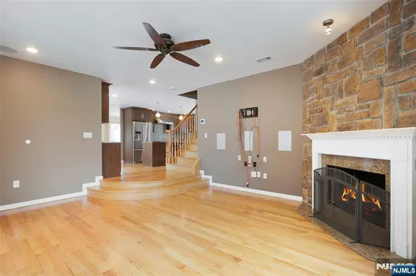 Wanaque, NJ 07420,118 Monroe ST