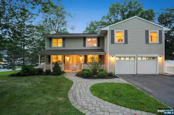 2 Cobb TER, Roseland, NJ 07068