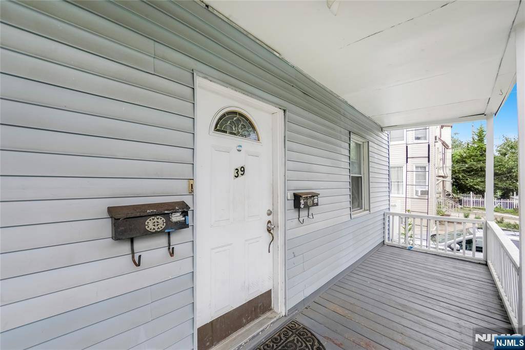 Belleville, NJ 07109,39 Schuyler ST #1