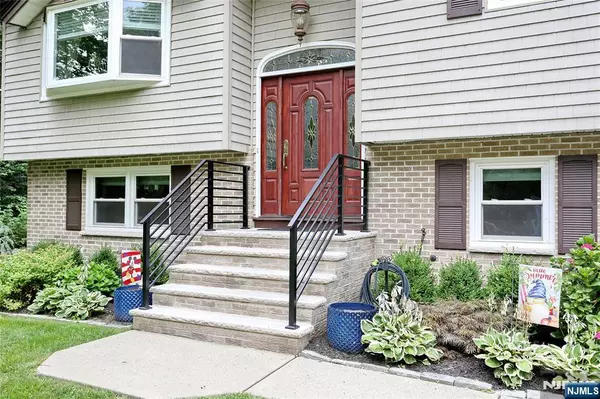 Ringwood, NJ 07456,55 Serpentine RD