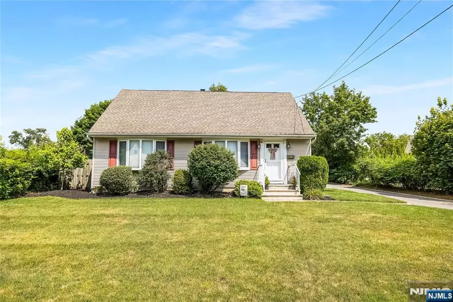 41 Oakley WAY, Wayne, NJ 07470