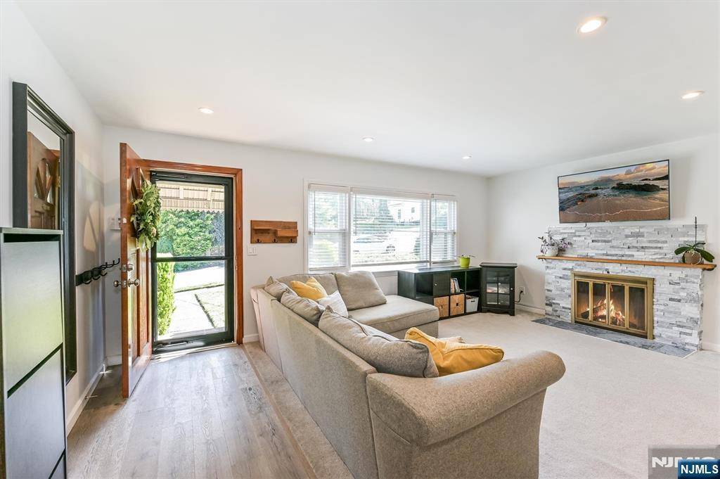 Oradell, NJ 07649,626 Lake AVE