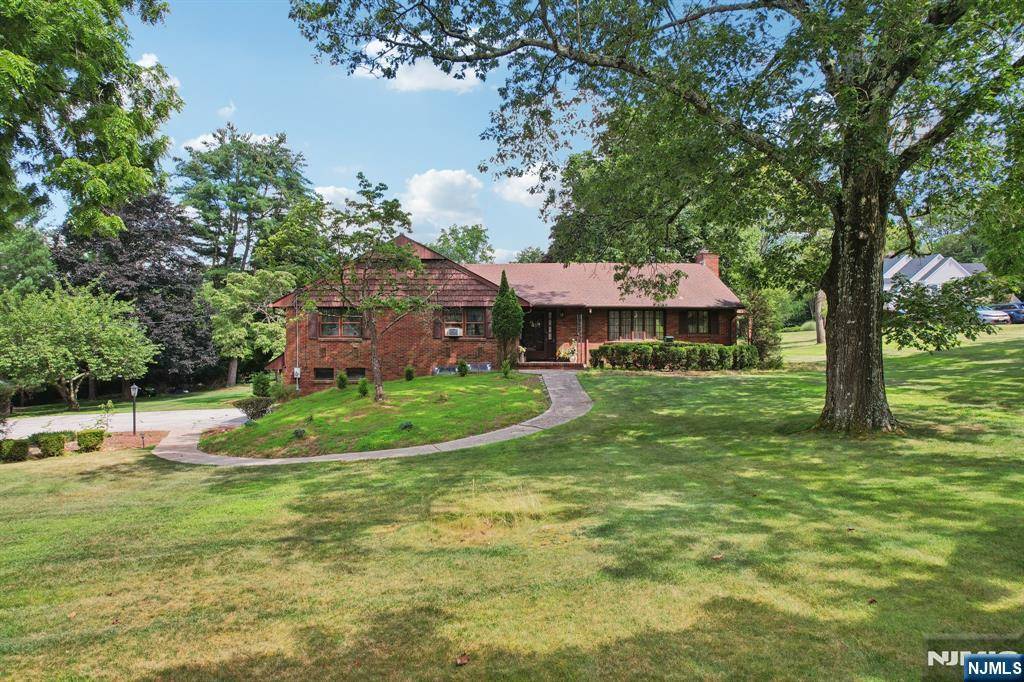 Franklin Lakes, NJ 07417,775 Colonial RD
