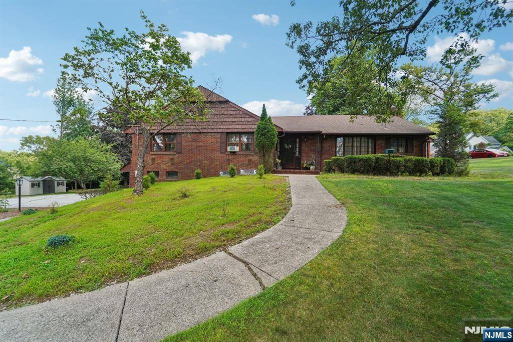 Franklin Lakes, NJ 07417,775 Colonial RD